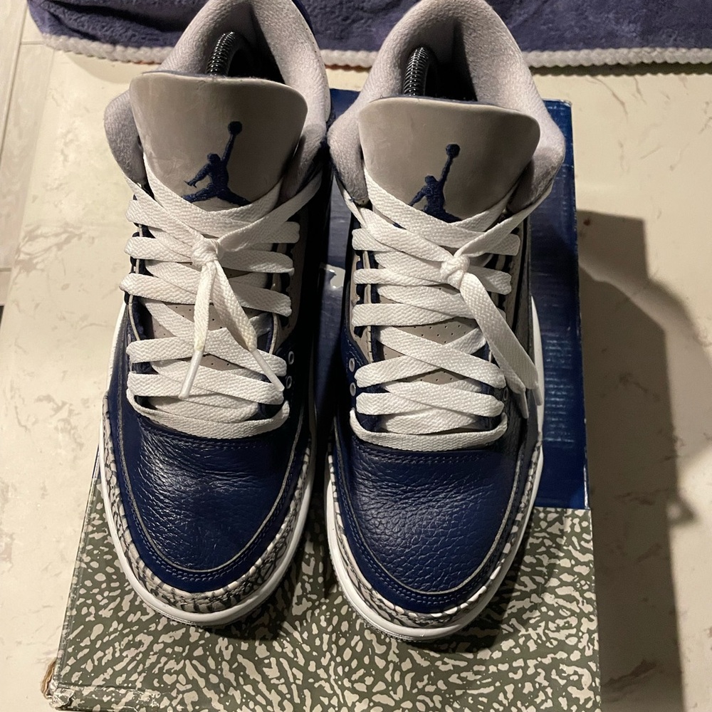 Jordan 3’s Georgetowns